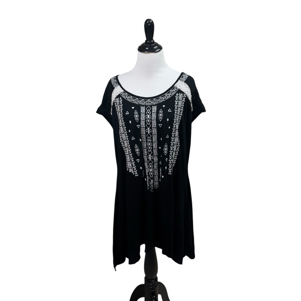 RXB Women's Size XL Sleeveless Top Flared Embroidered Chest Crochet Accents